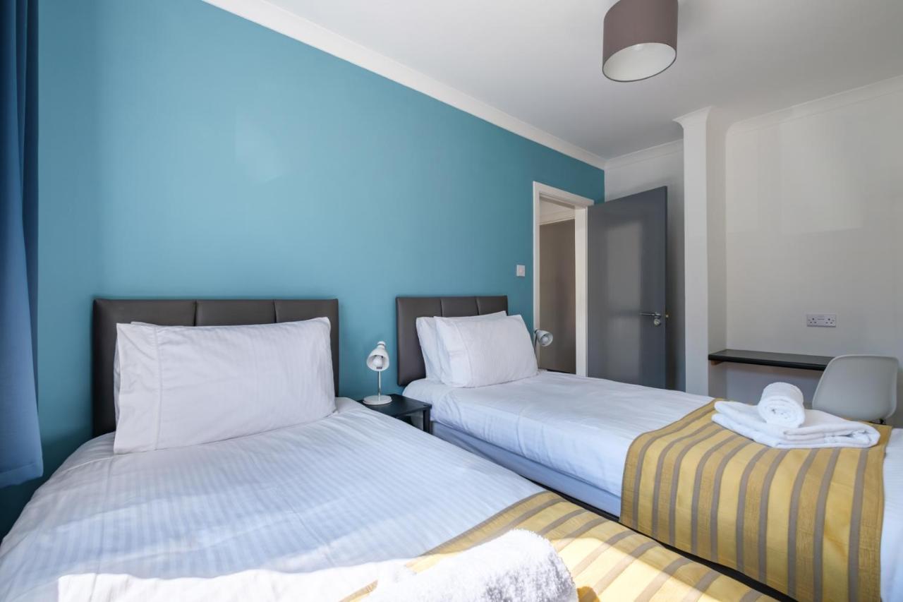 The Douglas - Spacious 2 Bed Apartment In Uddingston Bagian luar foto