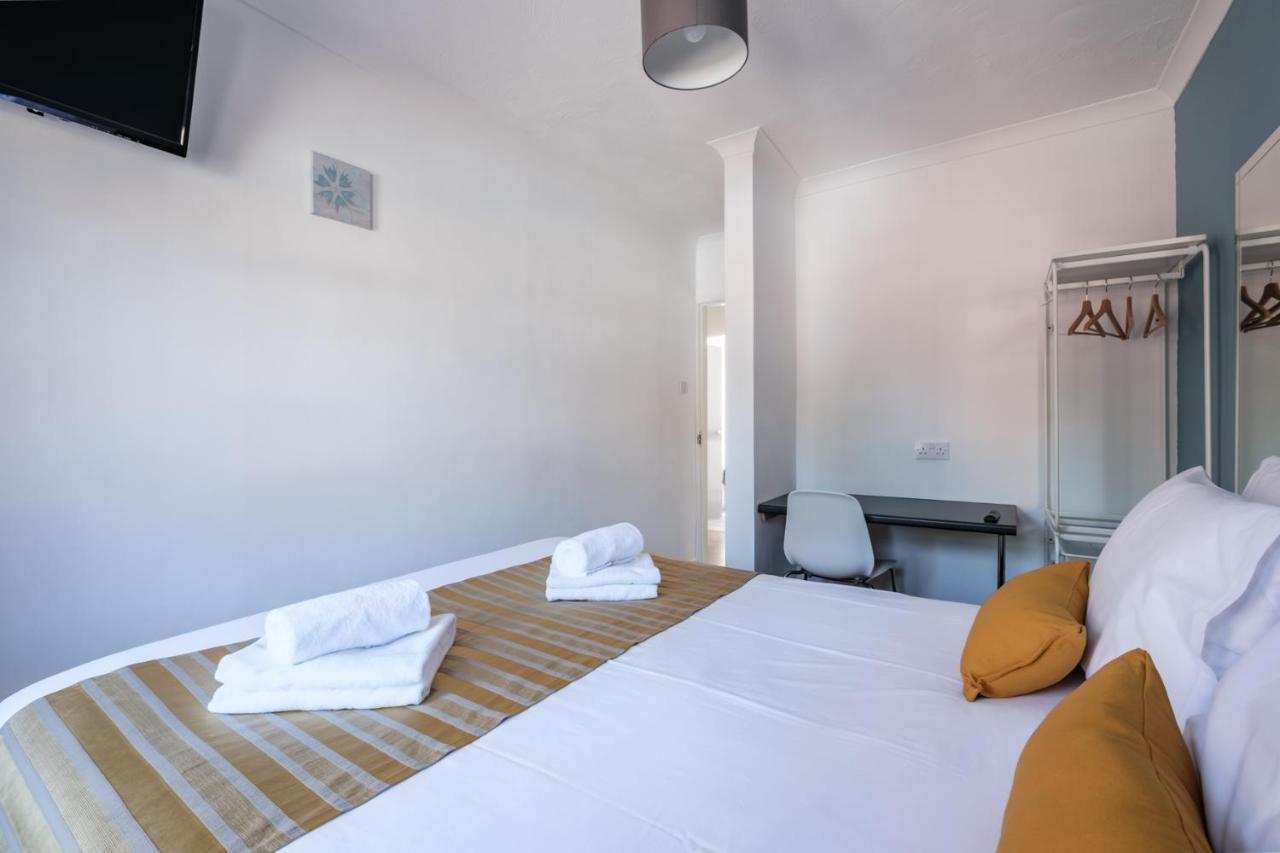 The Douglas - Spacious 2 Bed Apartment In Uddingston Bagian luar foto