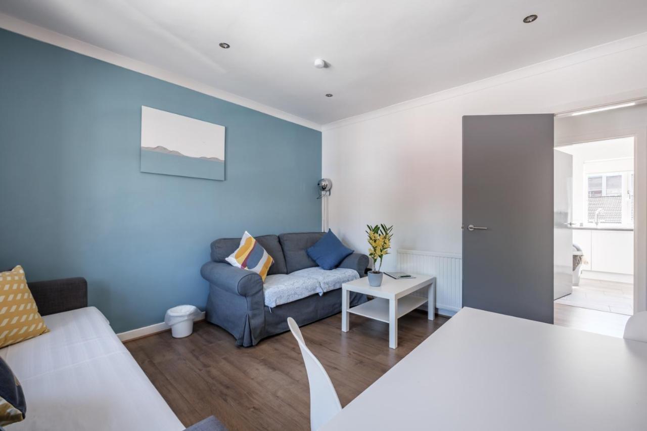 The Douglas - Spacious 2 Bed Apartment In Uddingston Bagian luar foto