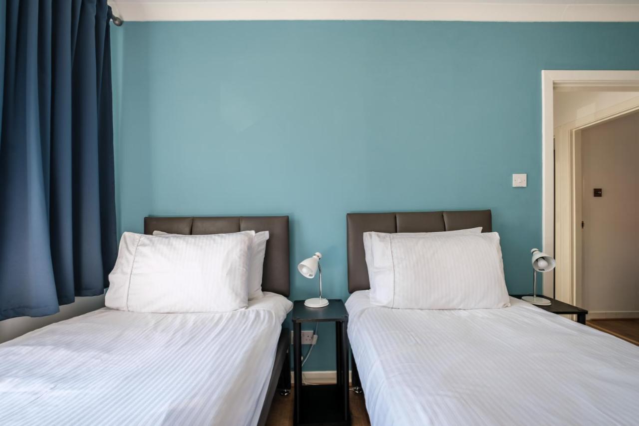 The Douglas - Spacious 2 Bed Apartment In Uddingston Bagian luar foto