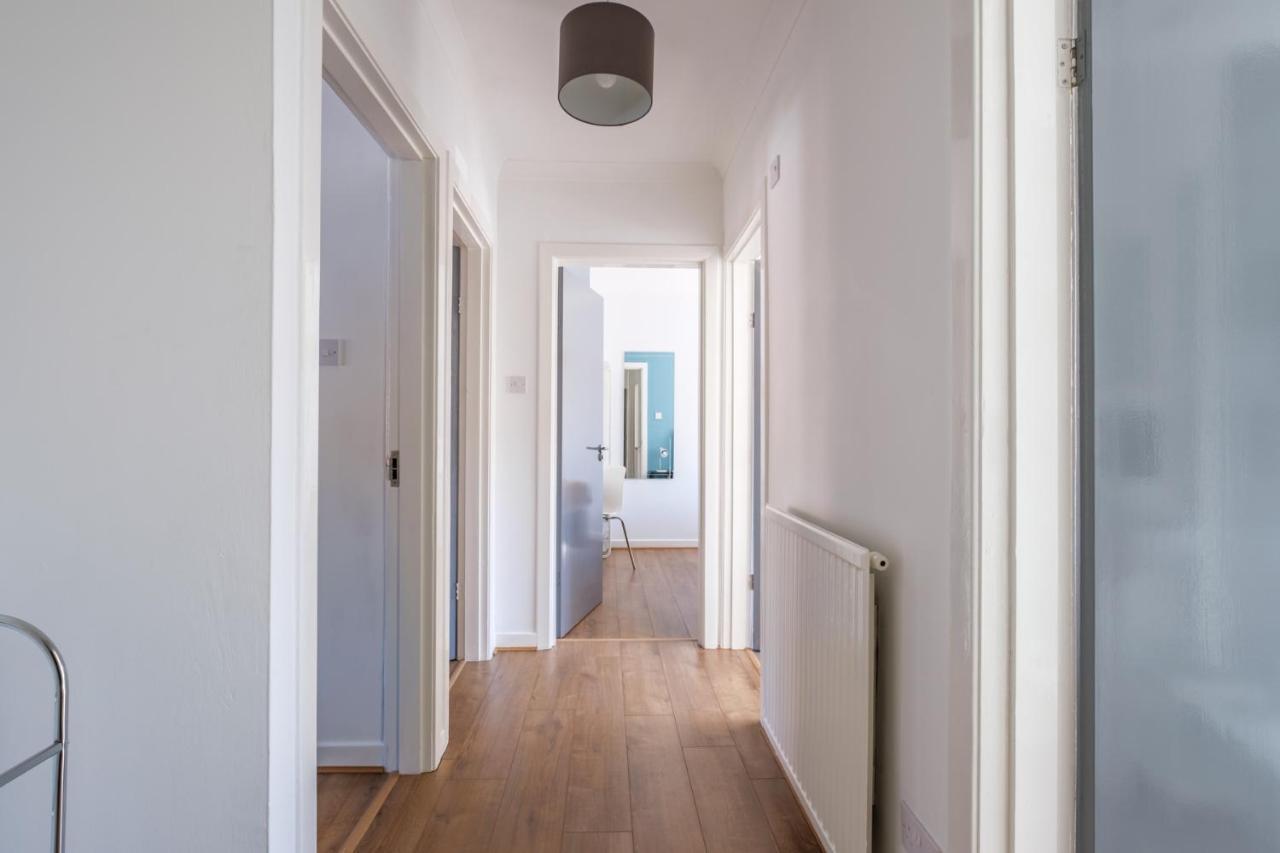 The Douglas - Spacious 2 Bed Apartment In Uddingston Bagian luar foto